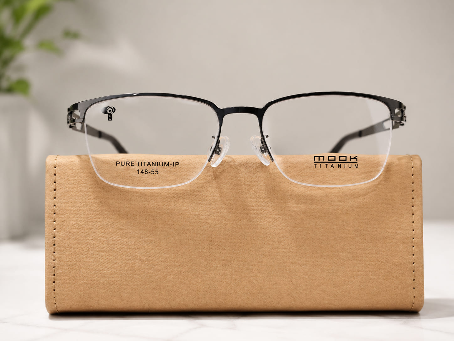 Lens consultation at CK Optometrist Consultant